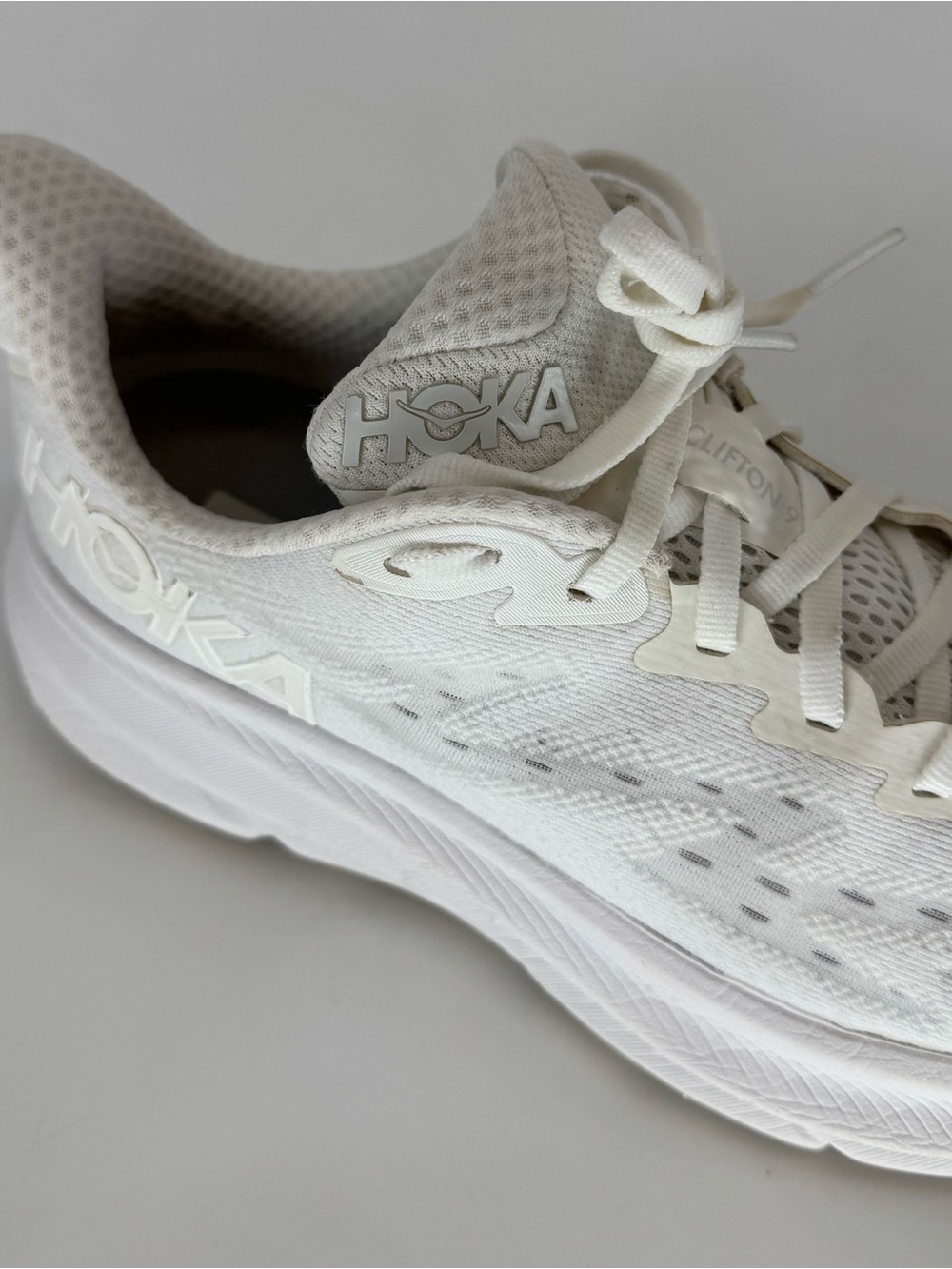 Hoka Clifton 9 Women’s White Plush-Cushion Running Sneaker Size 7.5 - Picture 13 of 13